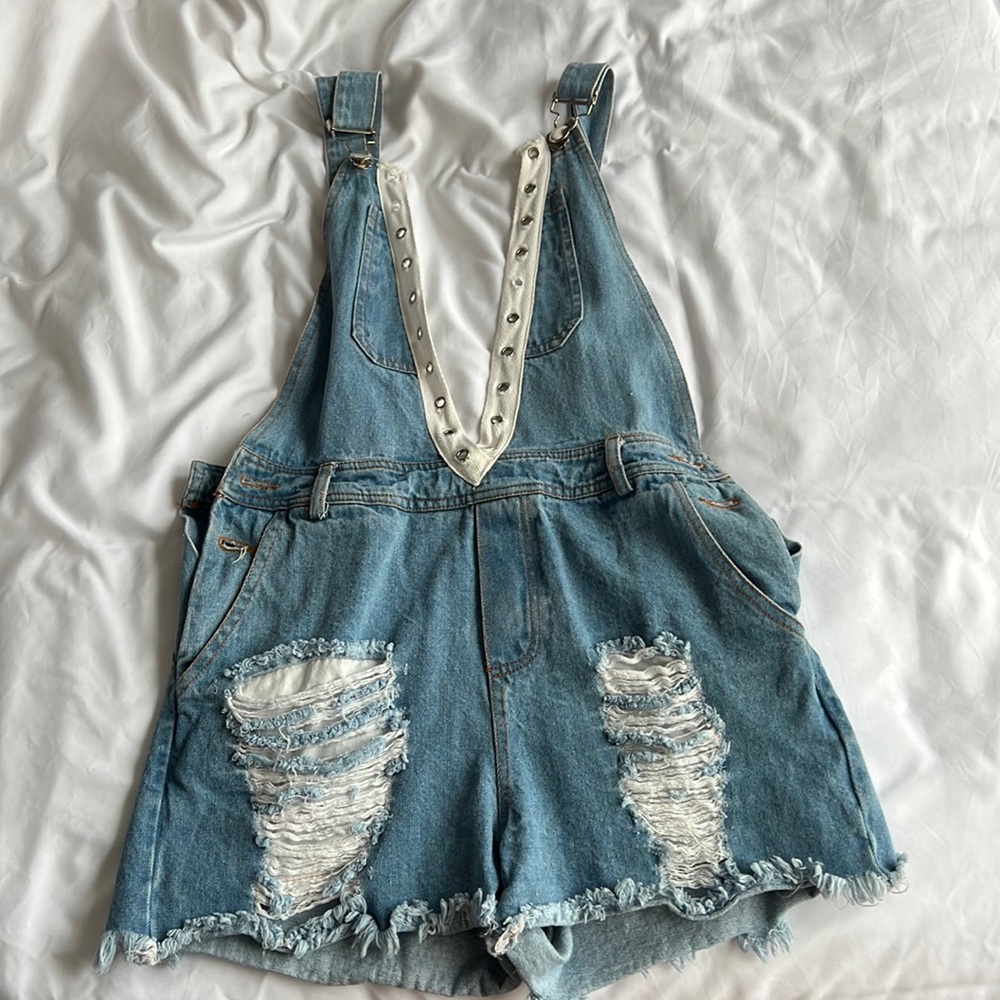 Women’s blue overall shorts size S.